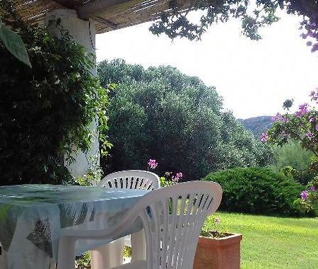 מלון סנטה טרזה גאיורה Agriturismo La Valletta מראה חיצוני תמונה