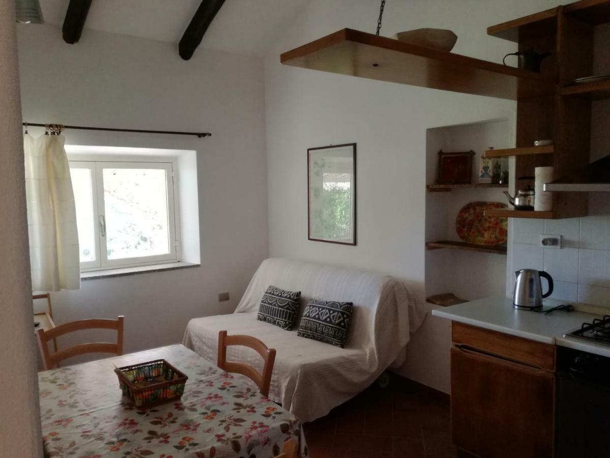 מלון סנטה טרזה גאיורה Agriturismo La Valletta מראה חיצוני תמונה